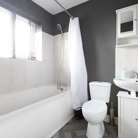 아파트 Modern Contractor Fits 10 Close To Centre *