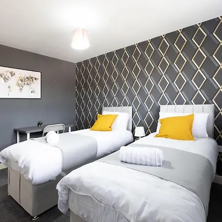 Modern Contractor Fits 10 Close To Centre Apartment Leeds (West Yorkshire)