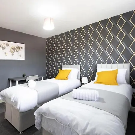 5br Sleeps 12, Family & Contractor 公寓