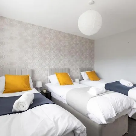 5br Sleeps 12, Family & Contractor * 利兹