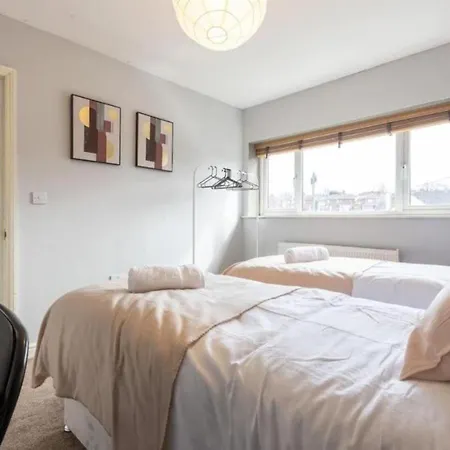 公寓 5br Sleeps 12, Family & Contractor 利兹