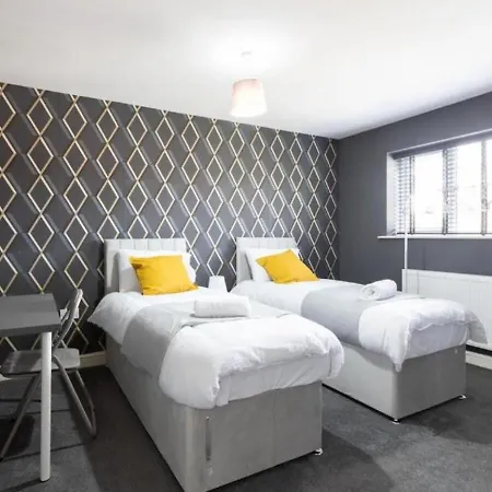 公寓 5br Sleeps 12, Family & Contractor 利兹