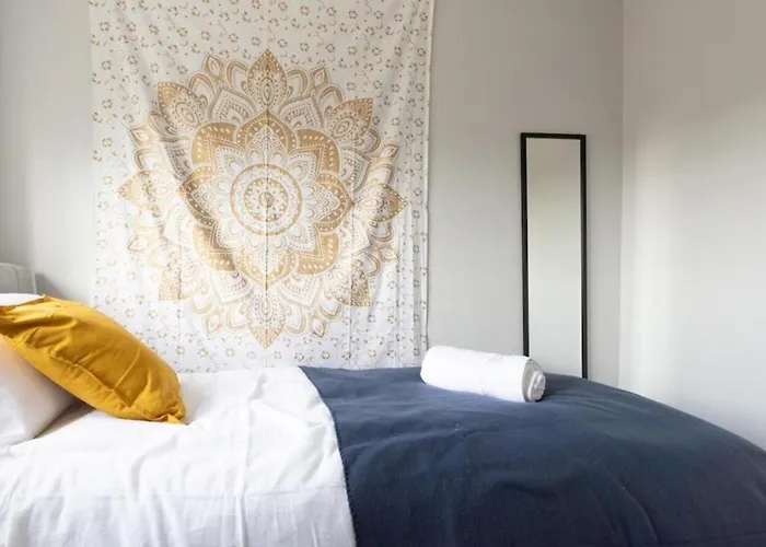 Modern Contractor Fits 10 Close To Centre Lägenhet *